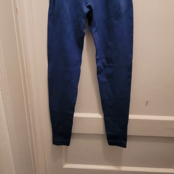 Yoga outfit medium size - Picture 4 of 4